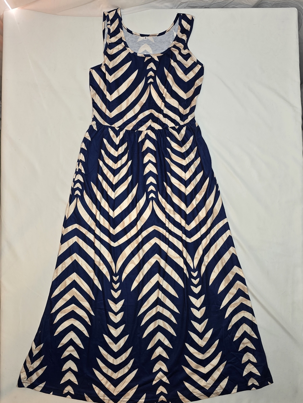 Navy Blue & Beige Chevron Print Sleeveless Maxi Dress Small